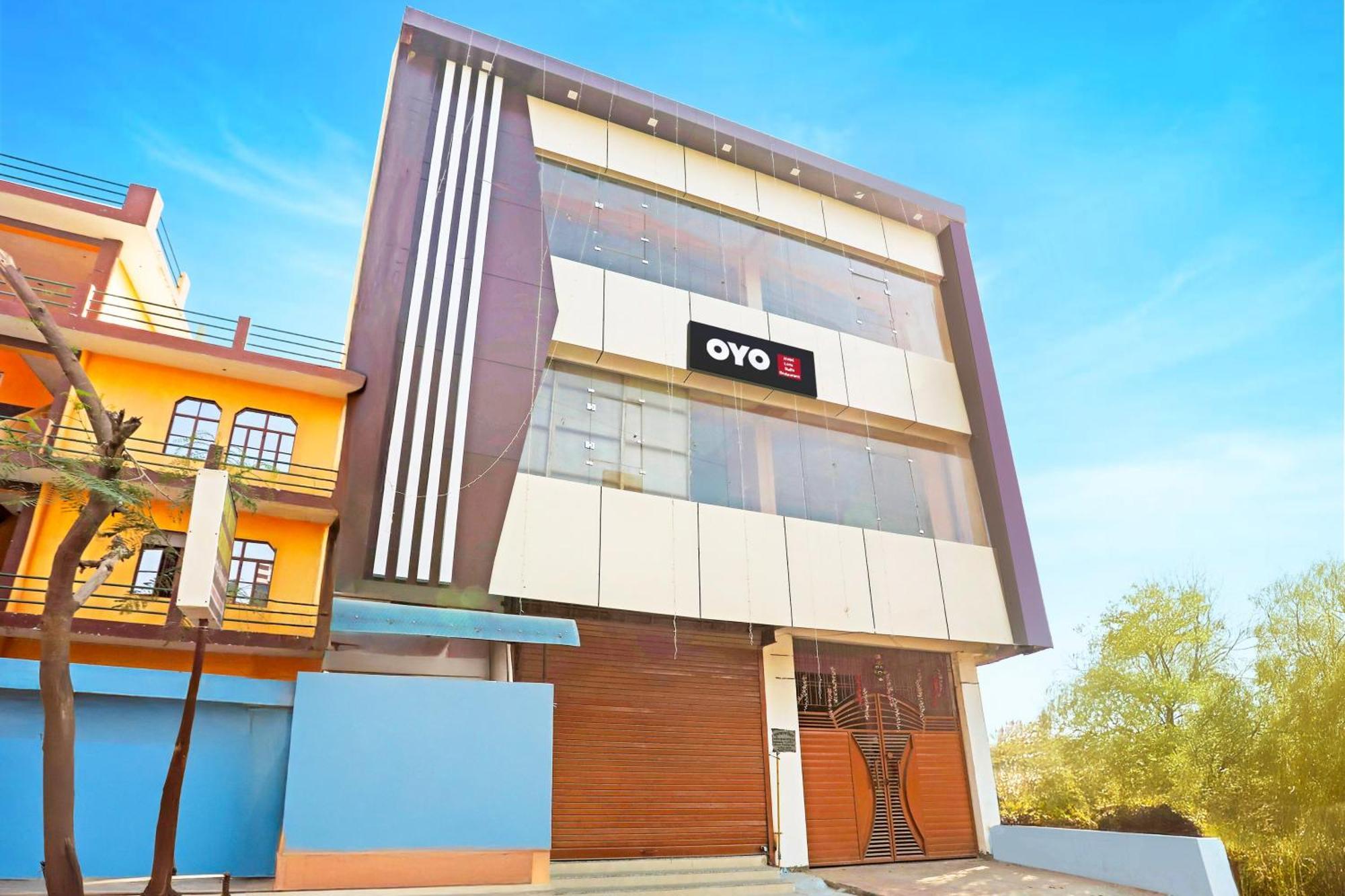 Spot On Love Buffet Restaurant & Benquet Holl Hotel Kānpur Exterior photo